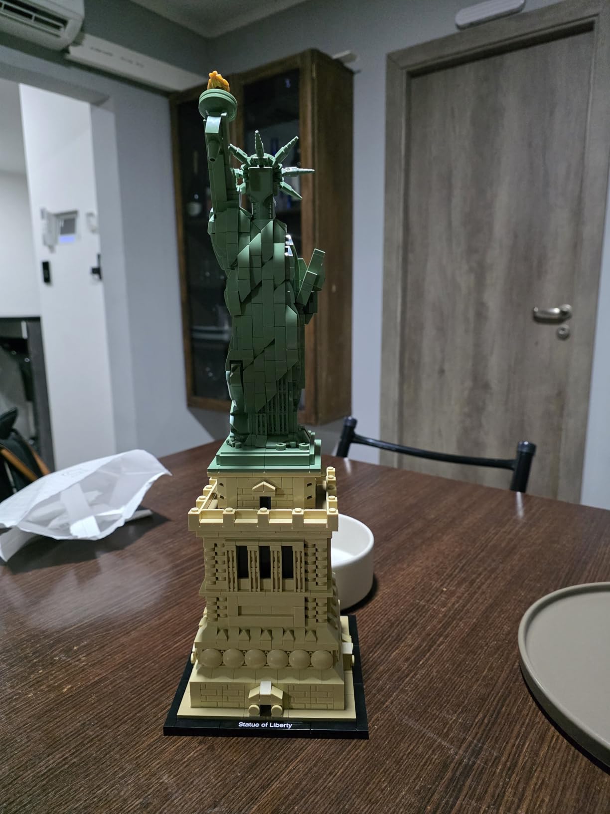Architecture Statue of Liberty Model Building Set - Collectible New York City Souvenir, Creative Home Décor or Office Centerpiece, Great Gift Idea for Adults and Teens, 21042 customer photo 2