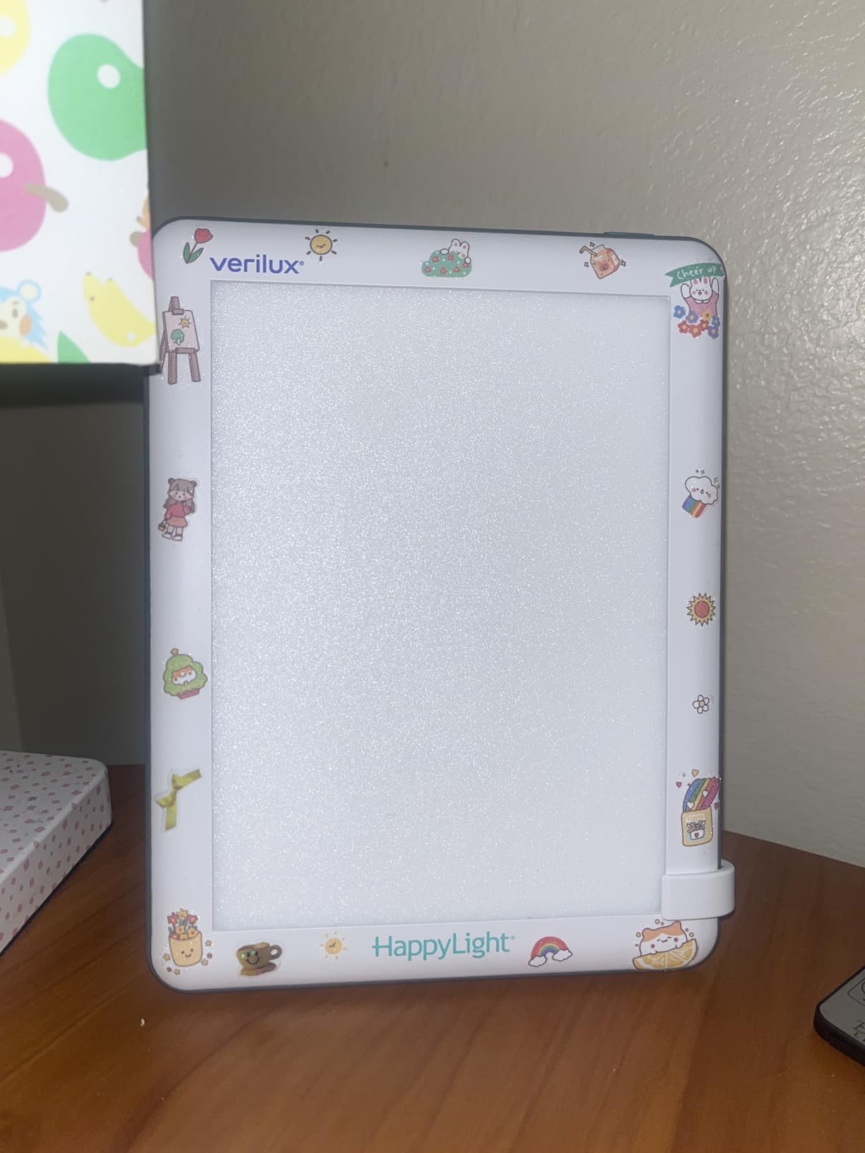 Verilux HappyLight Lucent - One-Touch Light Therapy Lamp with 10,000 Lux, UV-Free, LED Bright White Light & Detachable Stand for Boosting Mood & Improving Sleep customer photo 2
