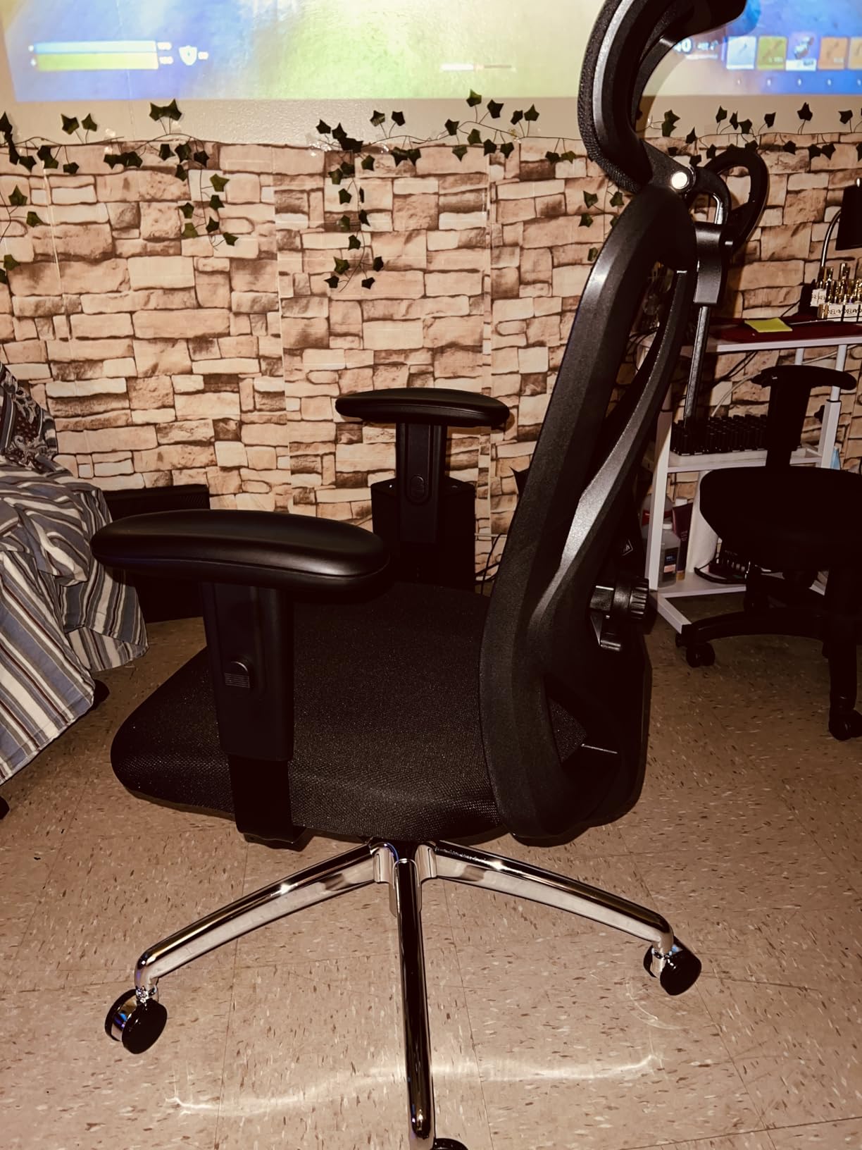 SIHOO M18 Ergonomic Office Chair, High Back Mesh Desk Chair with Adjustable Headrest & Lumbar Support, 330lbs Capacity Computer Chair with 2D Armrests & Wide Cushion, Tilt Lock, for Home Office-Black customer photo 2