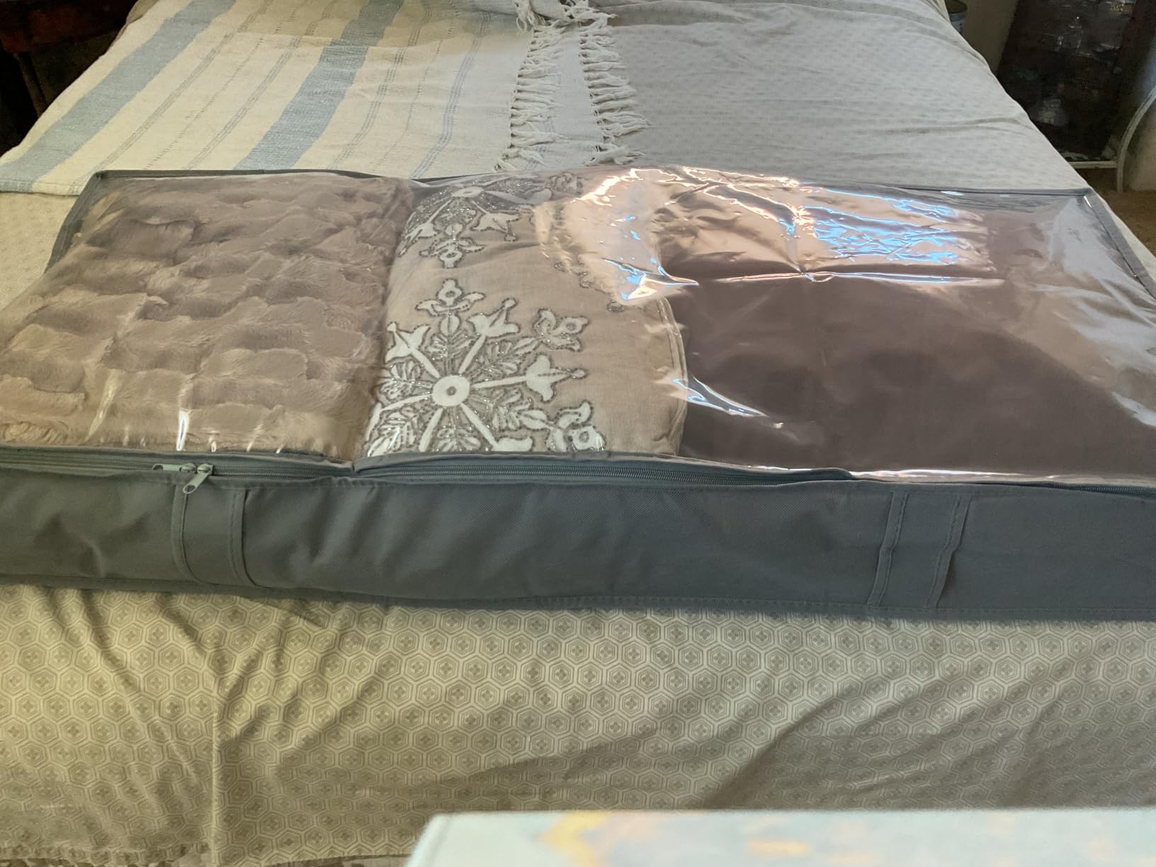 Amazon Basics Under Bed Storage Bags for Clothes and Blankets, Foldable Fabric Zipper Container with Clear Window and Reinforced Handles, 18 x 42 x 6 inches, Gray, 2-Pack customer photo 2