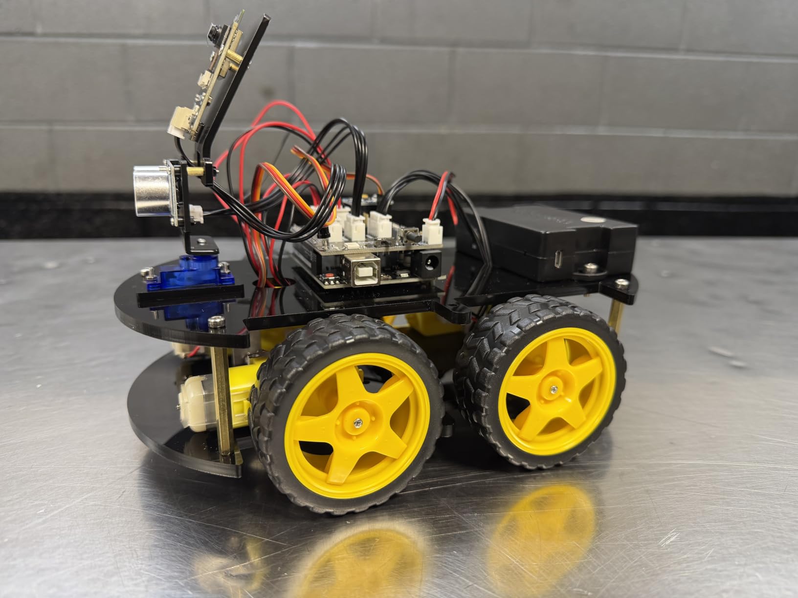 ELEGOO UNO R3 Smart Robot Car Kit V4 with Camera, Compatible with Arduino customer photo 1