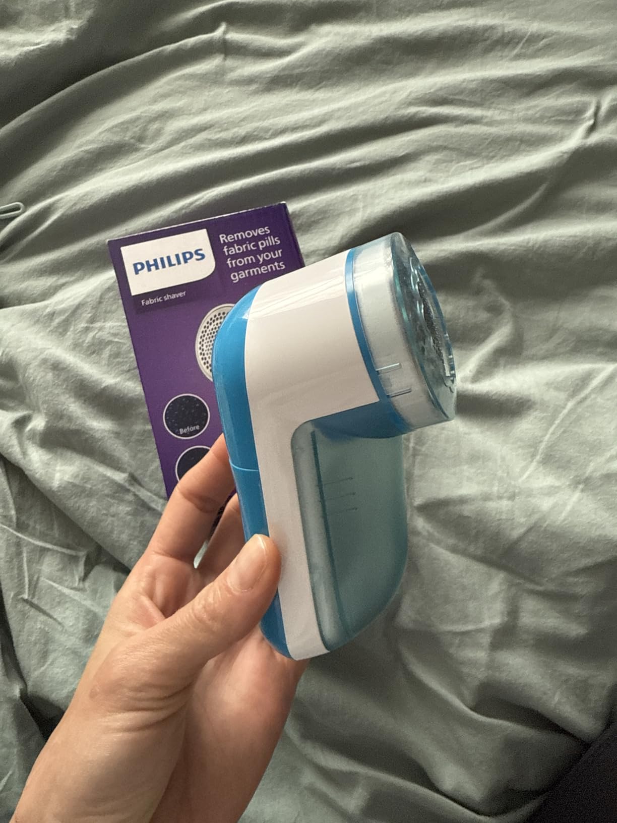 Fabric Shaver and Lint Remover, 8800 RPM, Safe on Clothes | Removes pills and bobbles - fabric shaver for clothes, large blade, 3 mesh sizes, easy-clean (GC026/80) customer photo 2