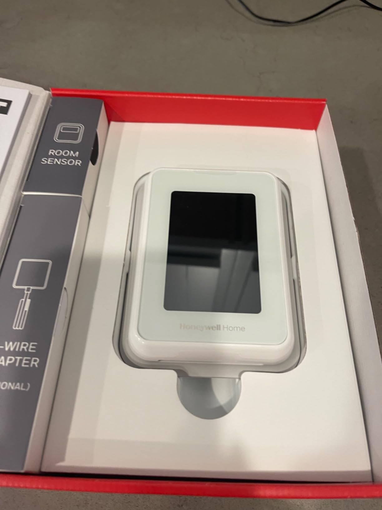 Honeywell Home T9 WiFi Smart Thermostat with 1 Smart Room Sensor, Touchscreen Display, White customer photo 2
