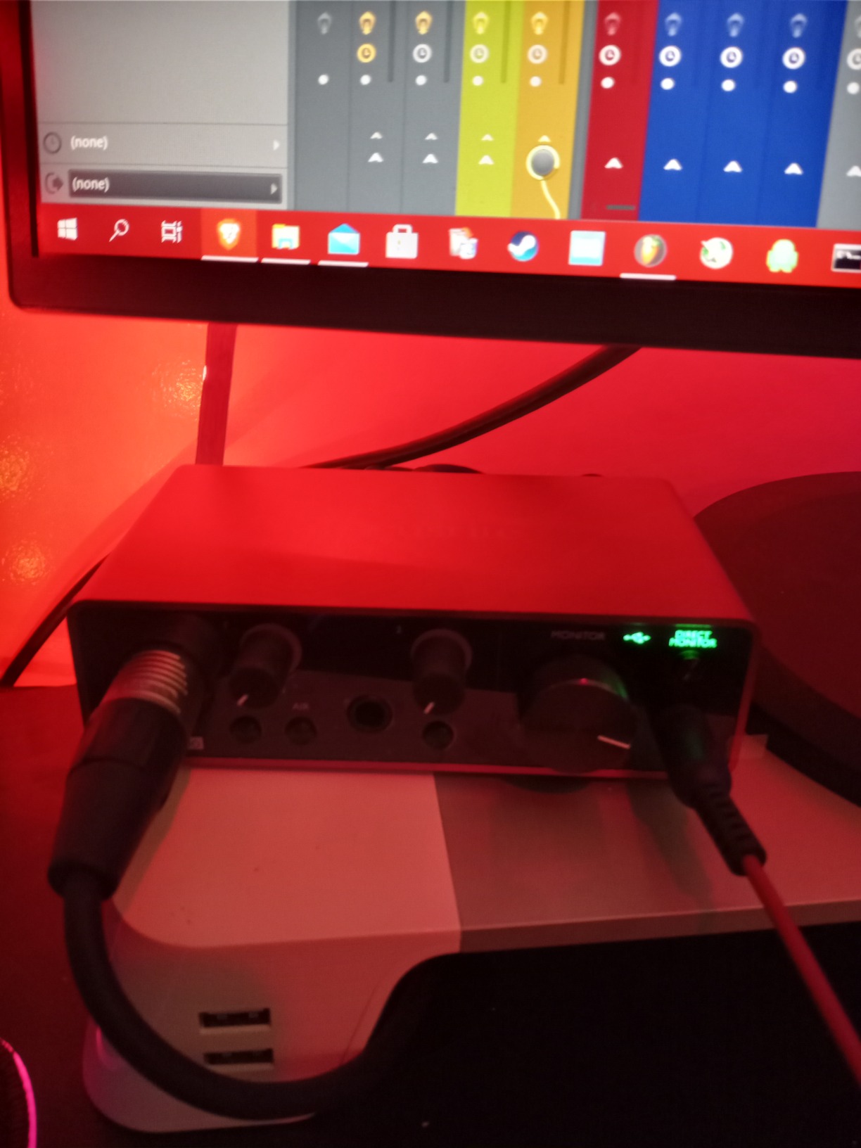 Focusrite Scarlett Solo 3rd Gen USB-C Audio Interface | 1 XLR Mic Preamp, 1 Hi-Z Instrument Input, 24-Bit/192kHz, 56dB Gain Range, Air Mode, macOS/Windows/iPadOS Compatible customer photo 1