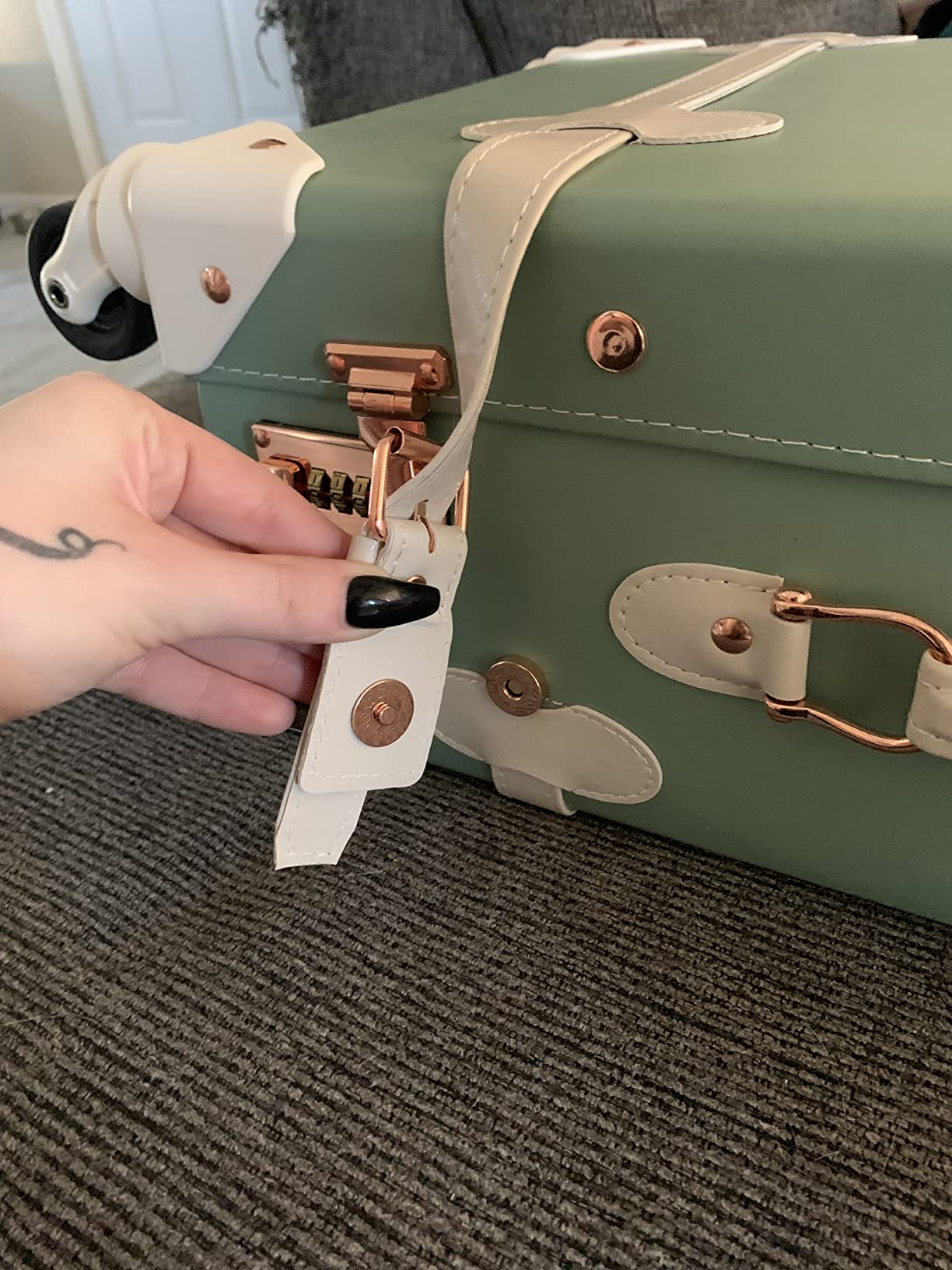 Unitravel 2 Piece Vintage Suitcase Set, 26 inch Handmade Faux Leather Spinner Luggage for Women with 12 inch Cosmetic Train Case Handbag (Floral Pink) customer photo 1