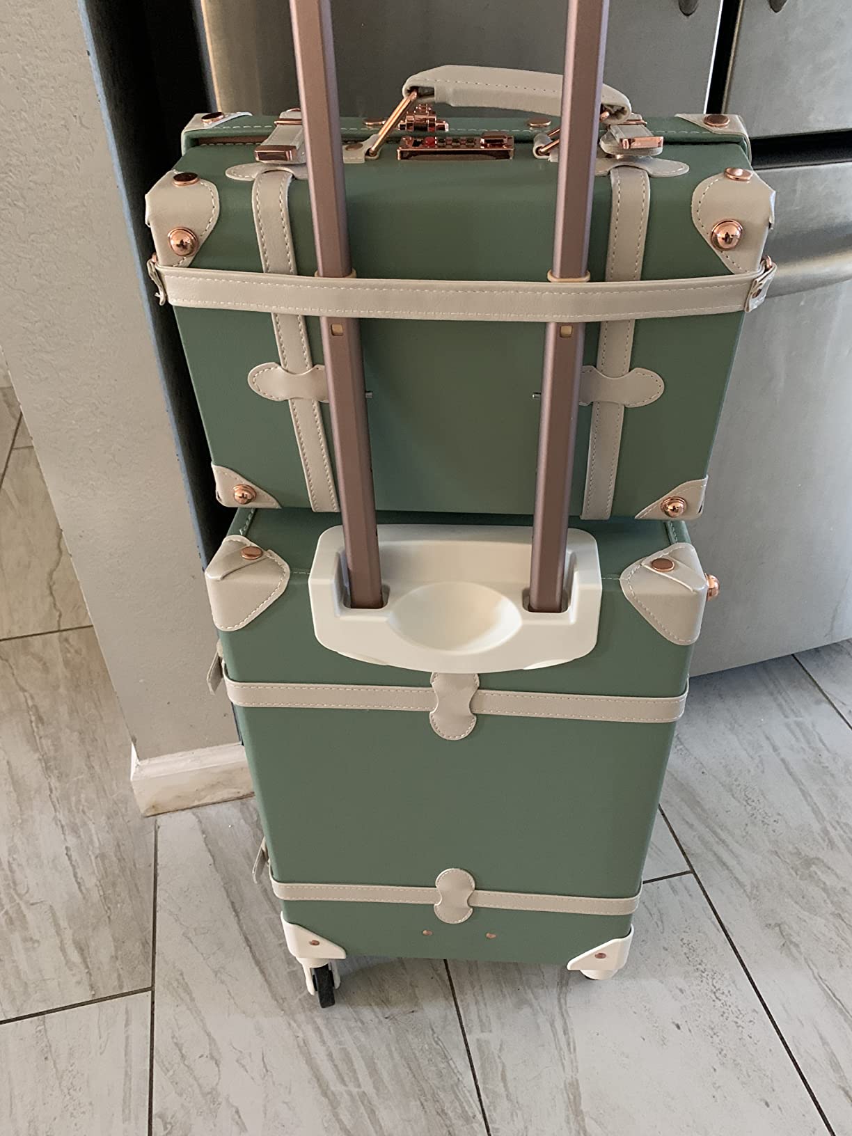 Unitravel 2 Piece Vintage Suitcase Set, 26 inch Handmade Faux Leather Spinner Luggage for Women with 12 inch Cosmetic Train Case Handbag (Floral Pink) customer photo 2