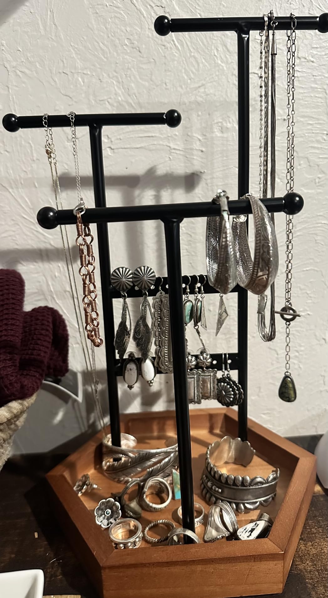SONGMICS Jewelry Holder, Jewelry Organizer, 3 Tiers and 1 Tray, Jewelry Display Stand with Metal Frame, Necklace Earring Bracelet Holder, for Rings, Ink Black and Caramel Brown UJJS03CB customer photo 1