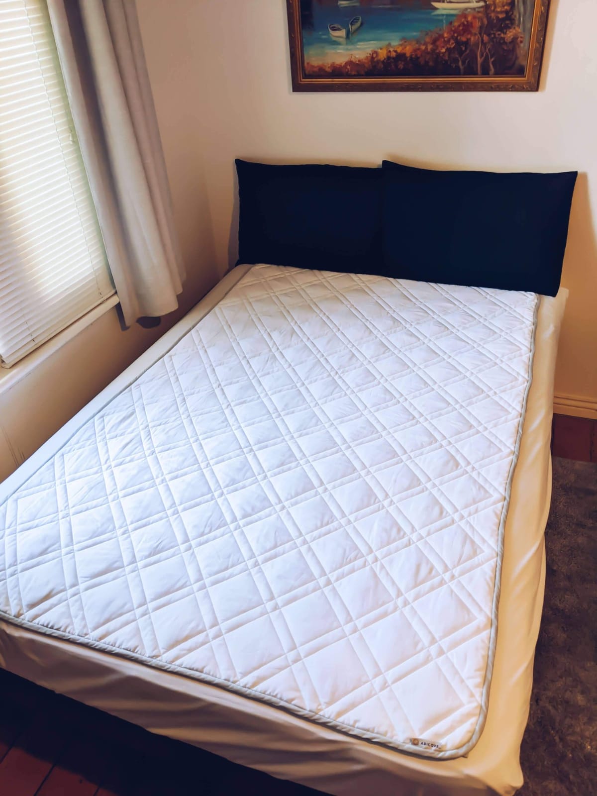 Weighted Blanket for Kids and Adults, 5 lbs, Small Weighted Blanket for Travel/Home, Soft Bamboo Viscose, 36x48 inches, Machine Washable, White customer photo 1
