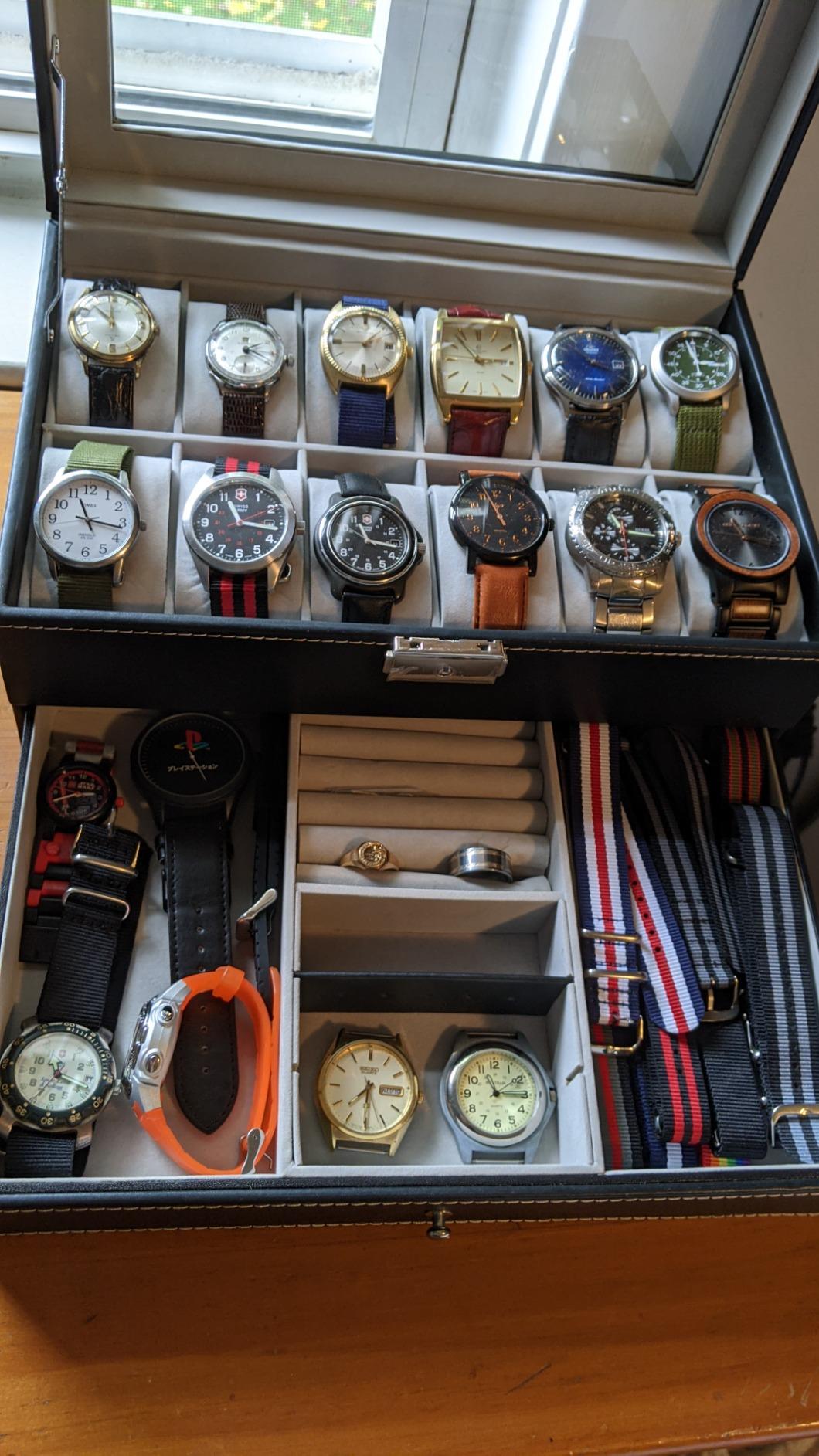 Ogrmar 12 Slot PU Leather Lockable Watch Storage Box, Black customer photo 2