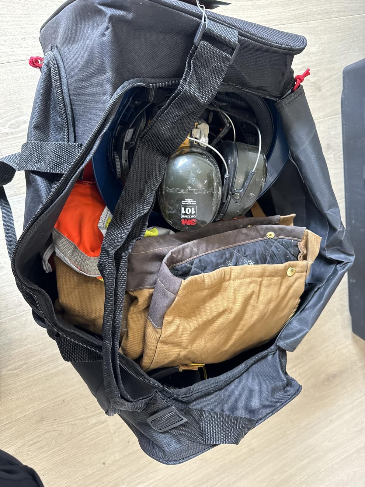 Lightweight Canvas Duffle Bags for Men & Women For Traveling, the Gym, and as Sports Equipment Bag/Organizer customer photo 1