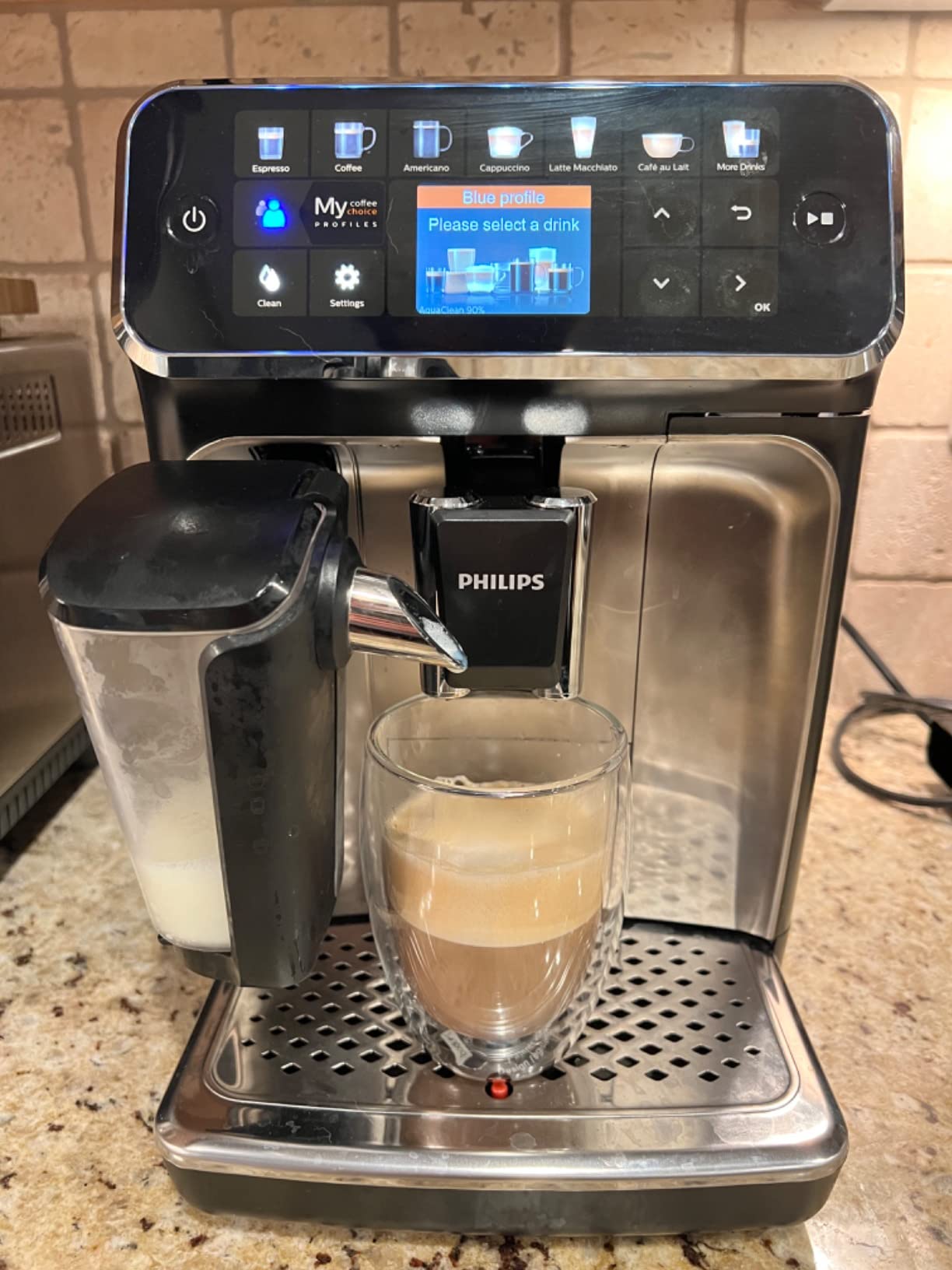 Philips 3200 Series Fully Automatic Espresso Machine, LatteGo Milk Frother customer photo 1