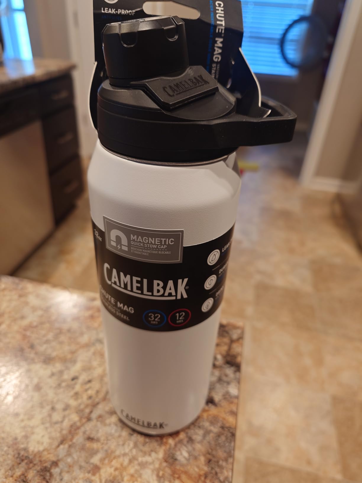 CamelBak Chute Mag Vacuum Insulated Stainless Steel Water Bottle, Magnetic Leak-Resistant Cap for Everyday Hydration customer photo 2
