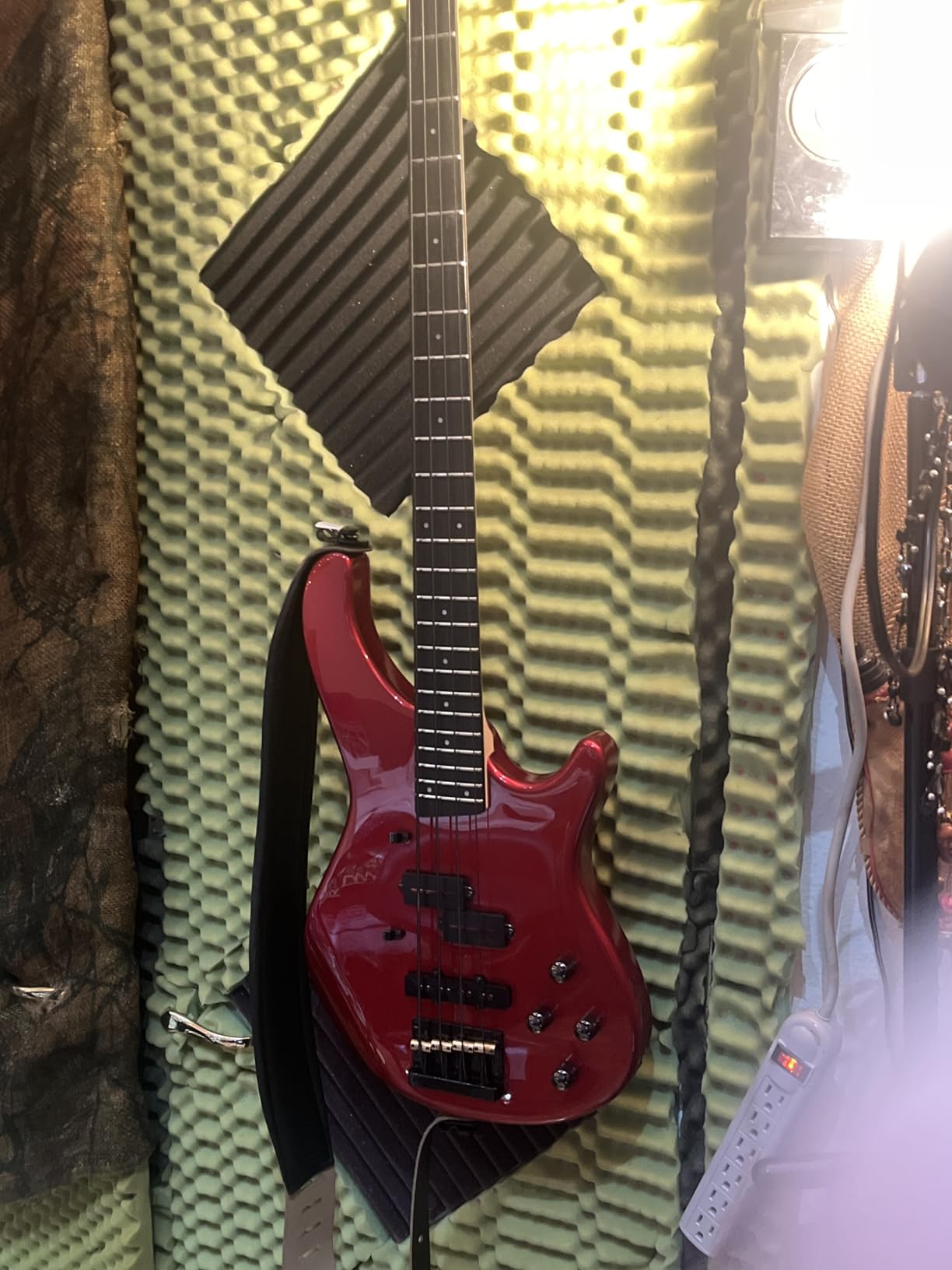 Donner Electric Bass 4 Strings Full-Size Guitar Kit PB-Style (Sunburst) | Standard Bass Beginner Kit for Starter with Free Online Lesson Gig Bag Guitar Strap and Guitar Cable, DPB-510 customer photo 2