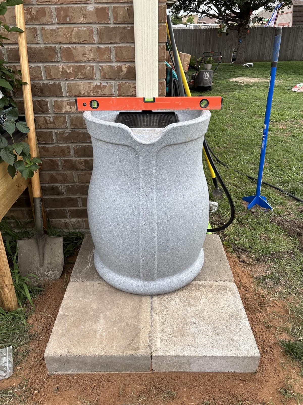 FCMP Outdoor Catalina 45 Gallon Rain Barrel, Light Granite customer photo 1