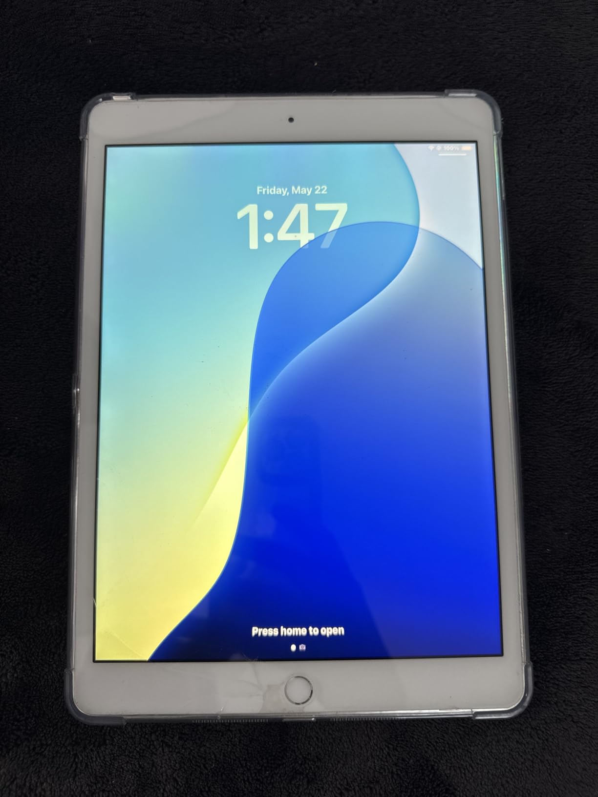 Apple iPad 10.2-Inch, Wi-Fi, 32GB, Space Gray (Renewed) customer photo 1