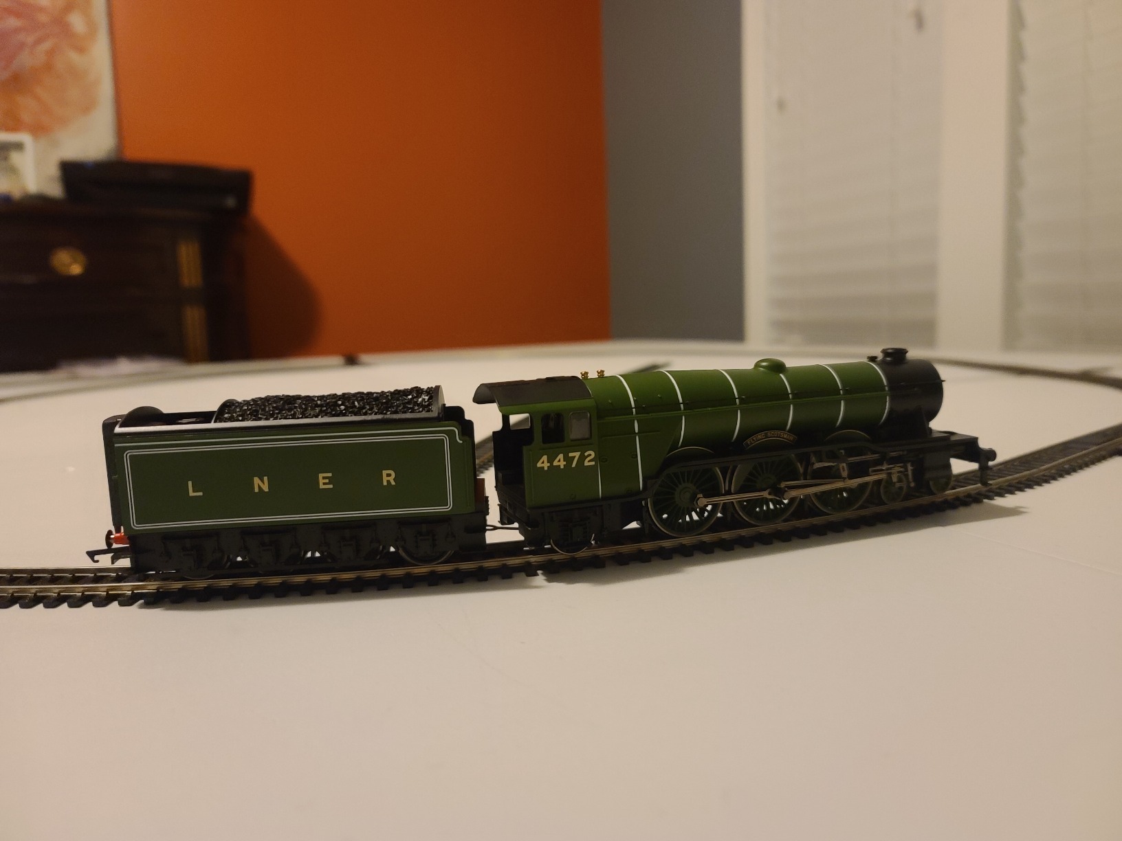 Hornby Electric Train Set - R1255M The Flying Scotsman A1 Class - OO Gauge Train Starter Set customer photo 2