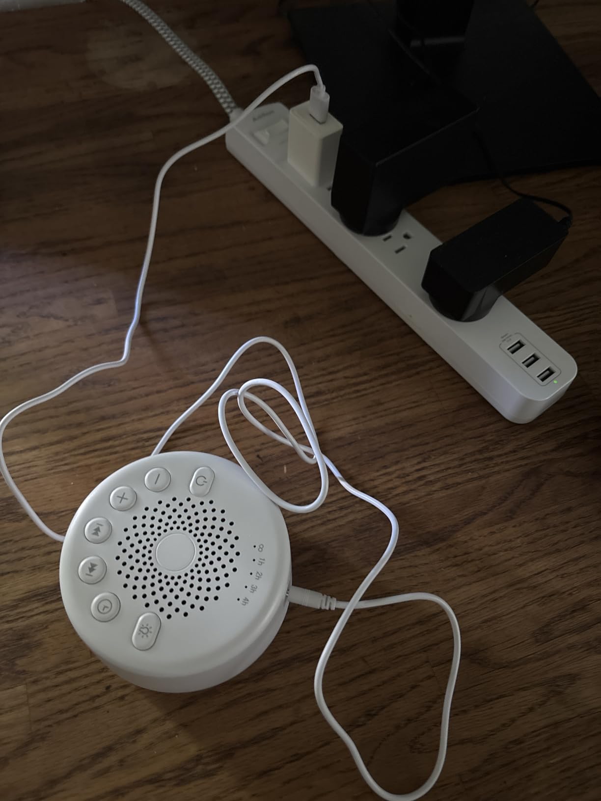 Sound Machine Easysleep White Noise Machine with 25 Soothing Sounds and Night Lights with Memory Function 32 Levels of Volume and 5 Sleep Timer Powered by AC or USB for Sleeping Relaxation (White) customer photo 1