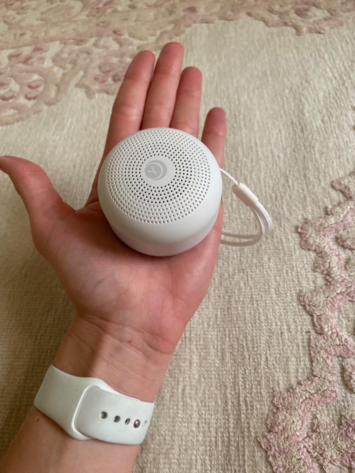 Yogasleep Travel Mini Portable White Noise Sound Machine, 6 Soothing Sounds, Volume Control, Dimmable Night Light, Sleep Therapy for Adults & Baby, USB Rechargeable, Lanyard Included customer photo 2