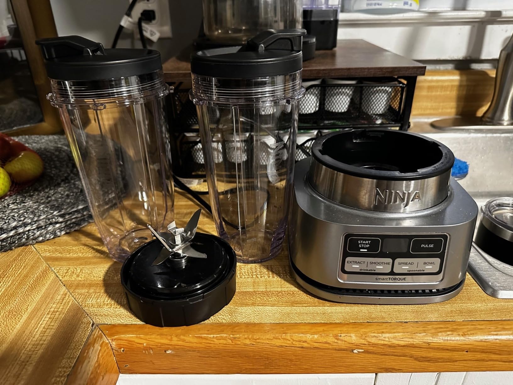 Ninja Foodi Personal Blender | Smoothie Bowl Maker with Storage Lid, Nutrient Extractor and Mixer | 1200-Peak-Watt smartTORQUE Motor | (2) 24-oz. Cups | Silver | SS101 customer photo 1