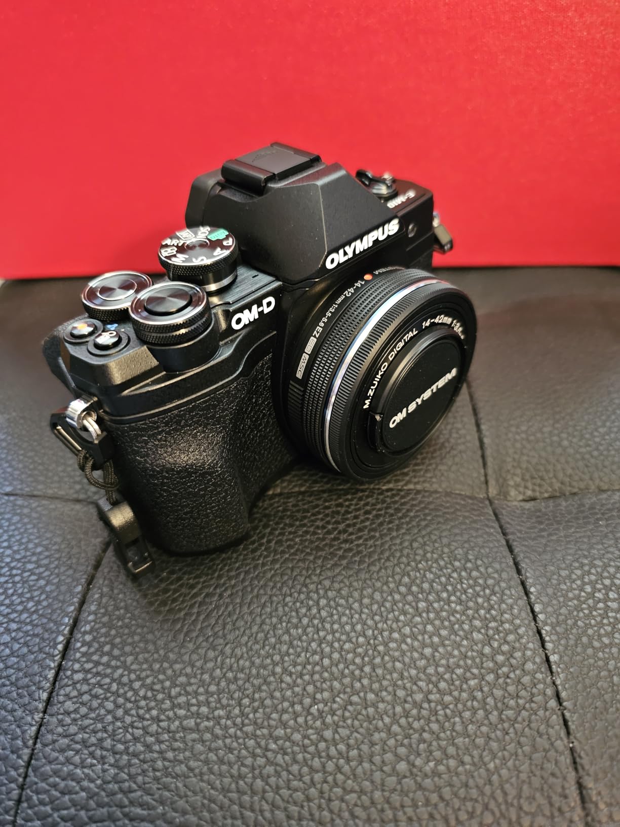 OM SYSTEM Olympus E-M10 Mark IV Silver Micro Four Thirds System Camera M.Zuiko Digital ED 14-42mm F3.5-5.6 EZ kit, 20MP Sensor, 5-Axis Image Stabilization, 4K Video, Wi-Fi customer photo 1