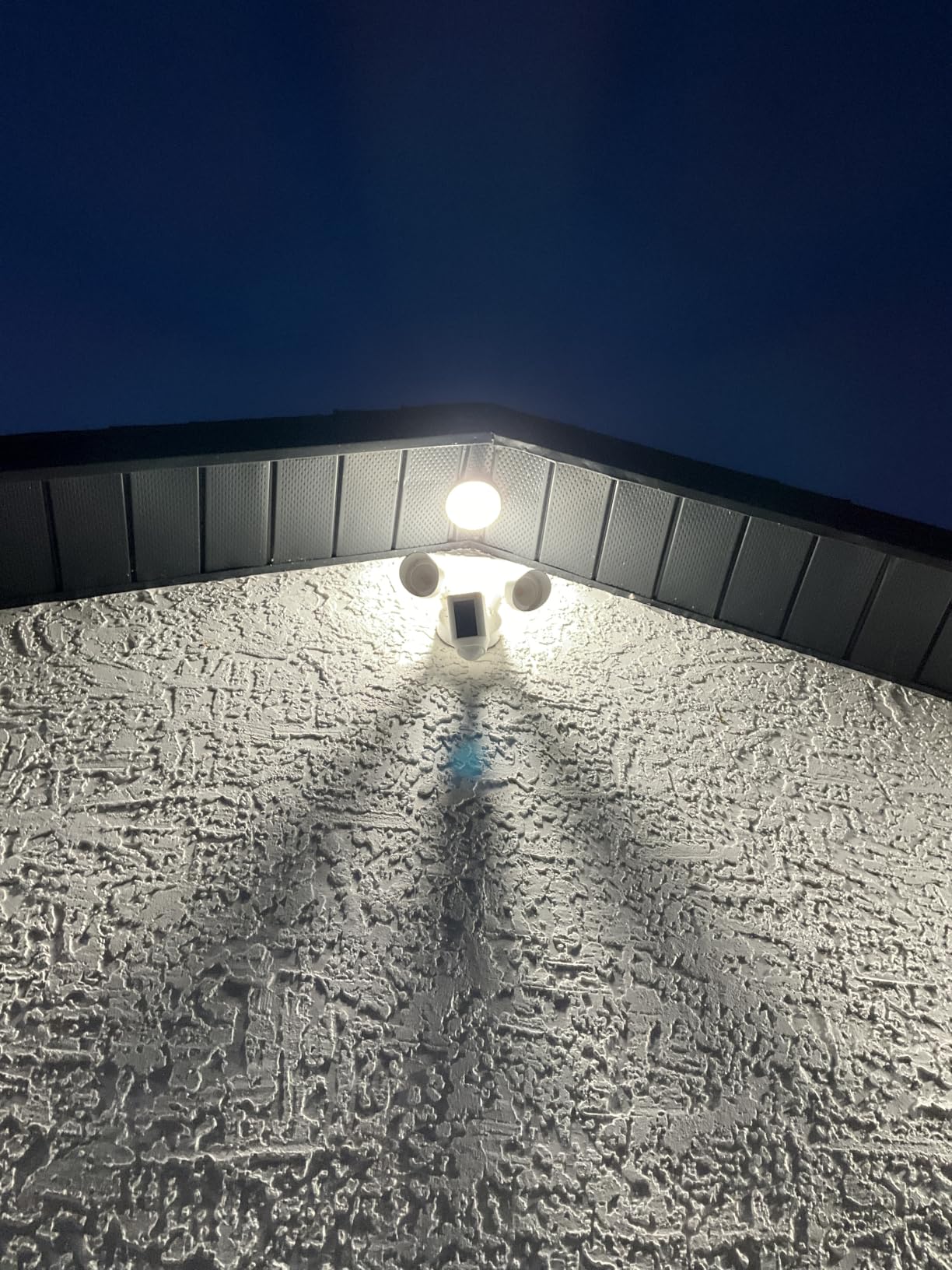 Ring Floodlight Cam Wired Plus, Outdoor home or business security with motion-activated 1080p HD video and floodlights, White customer photo 2