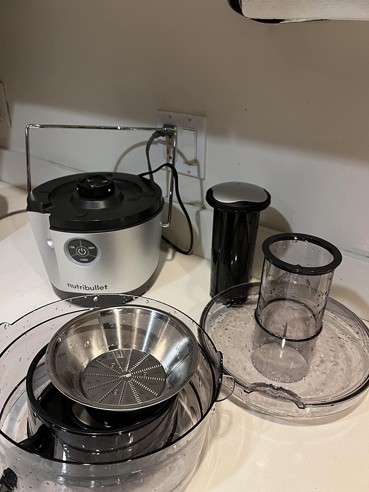 NutriBullet Juicer Pro Centrifugal Juicer Machine for Fruit, Vegetables, and Food Prep, 27 Ounces/1.5 Liters, 1000 Watts, Silver, NBJ50200 customer photo 2