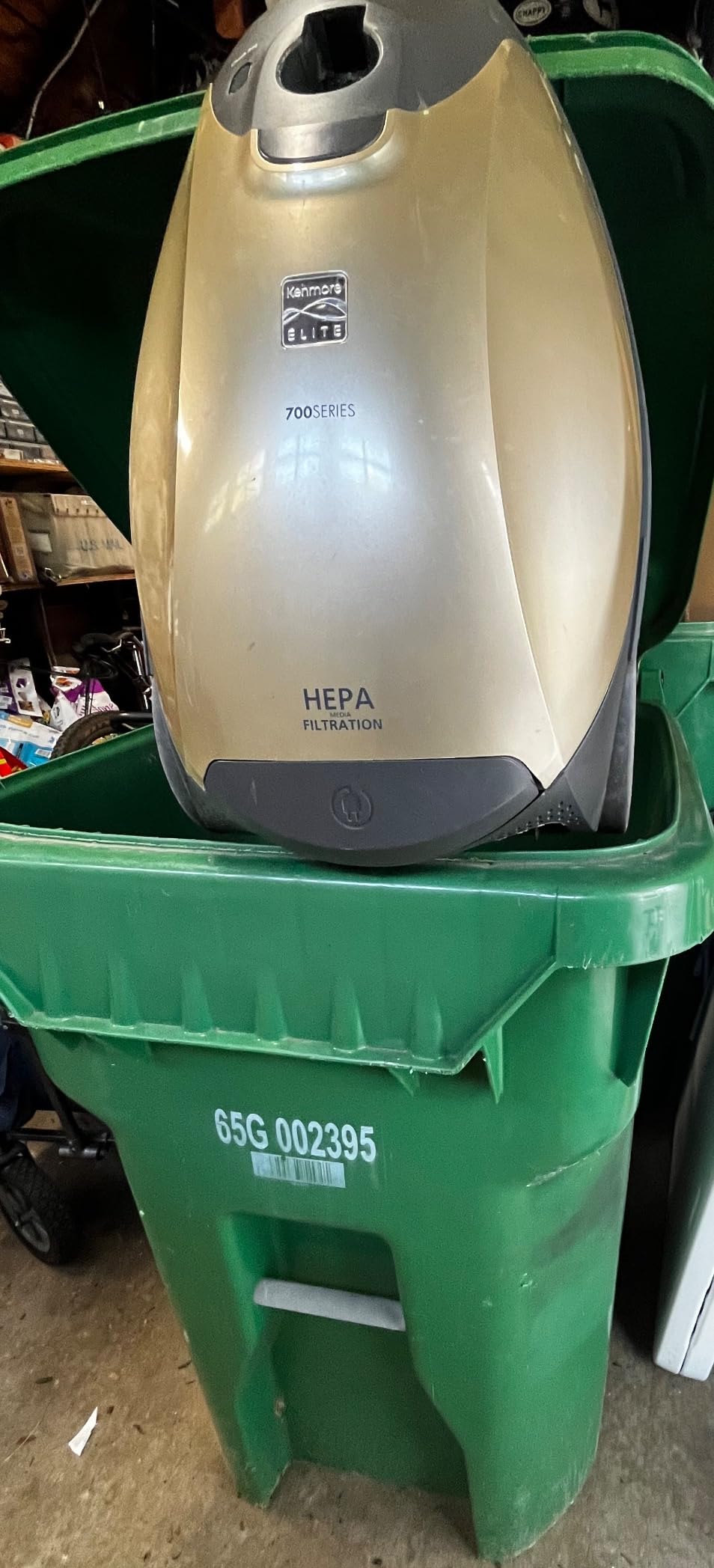 Kenmore 600 Series Pet Friendly Bagged Canister Vacuum | Lightweight, Pet PowerMate, Pop-N-Go Brush, 2 Motors, HEPA Filter, Aluminum Telescoping Wand, Retractable Cord - 81615 customer photo 2