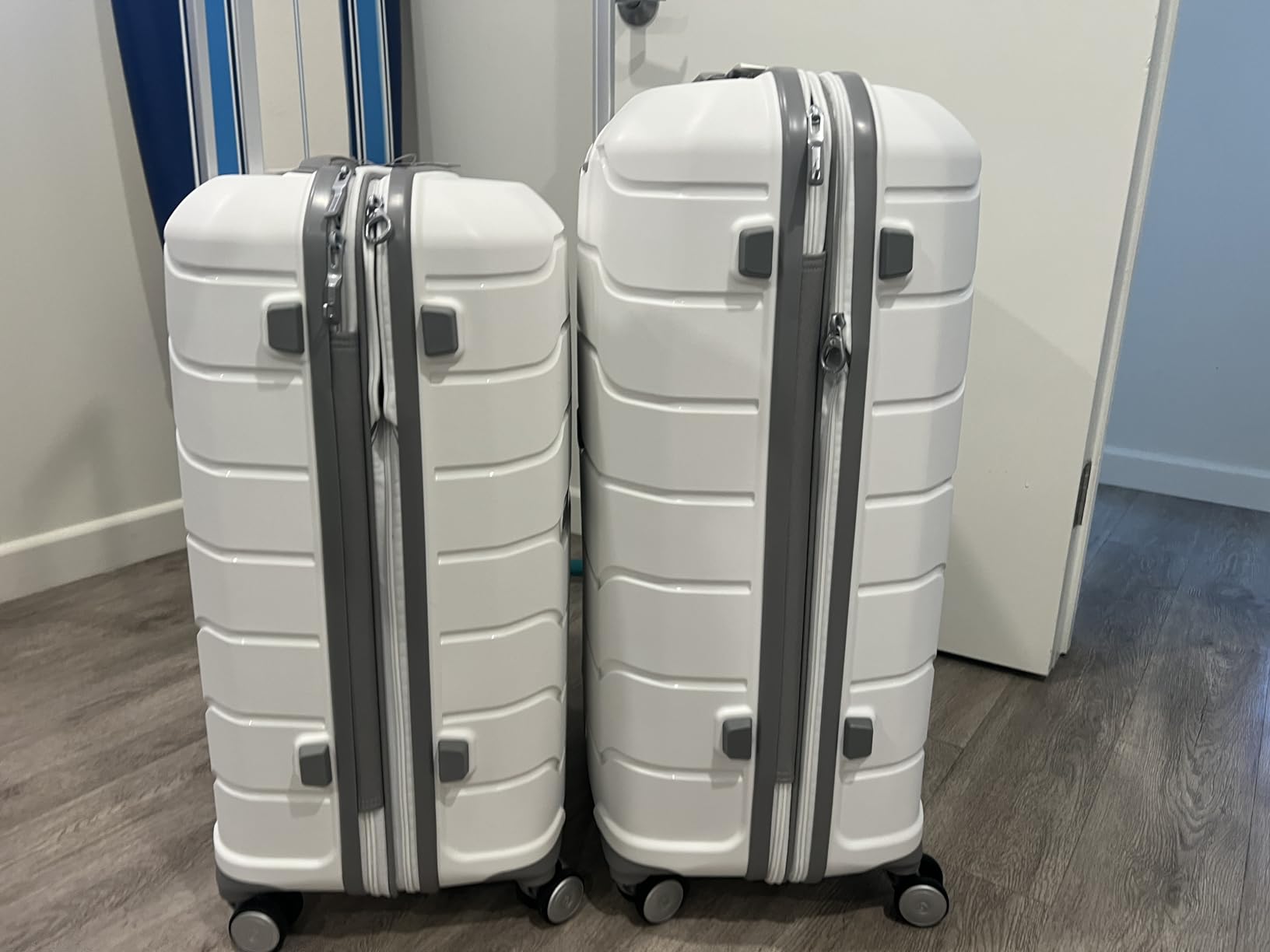 Samsonite Freeform 2-Piece Luggage Set - Carry-On & Large Checked Luggage with Dual Spinner Wheels - Durable Polypropylene Hardshell - TSA Lock, Airline-Approved - Expandable Hard Shell - Navy customer photo 1