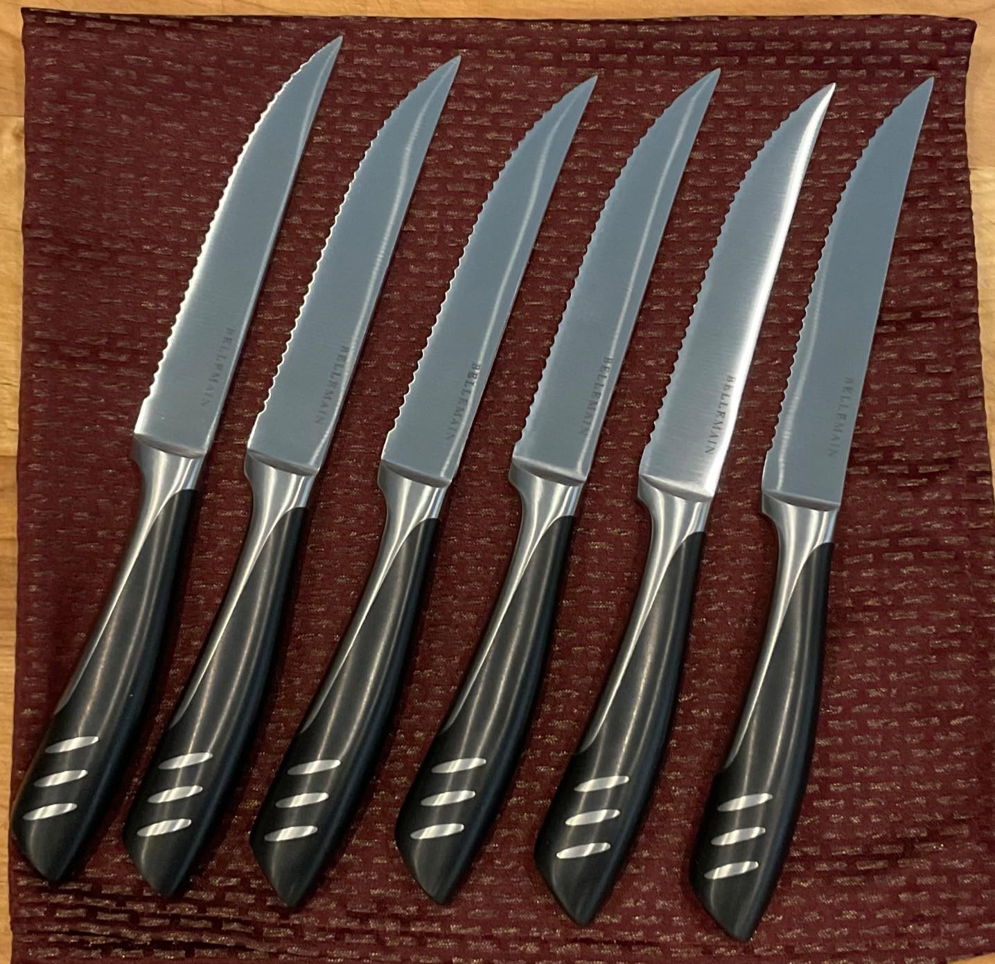 Bellemain Steak Knife Set of 8, Serrated Stainless Steel, Dishwasher Safe customer photo 1