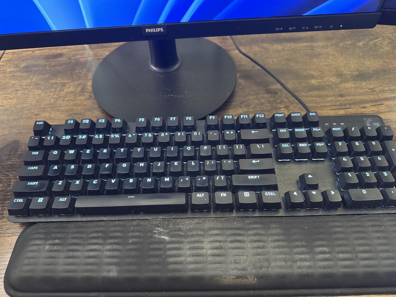 Logitech G413 SE Full-Size Mechanical Gaming Keyboard, Backlit, Anti-Ghosting, Aluminum, Windows/macOS customer photo 1