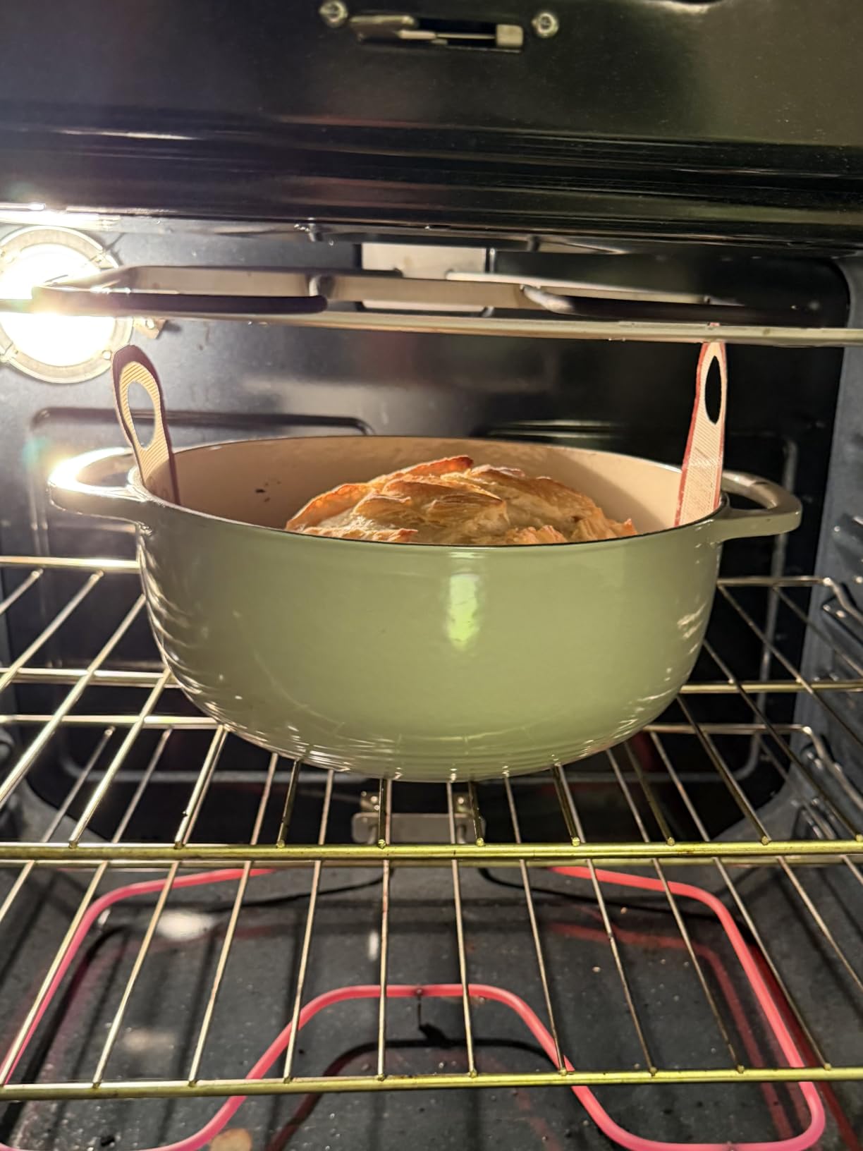 Lodge Essential Enamel Cast Iron Dutch Oven, 6 Quart, Burnt Sienna | Ideal for Bread Baking, Braising, Marinating & Slow Cooking customer photo 1
