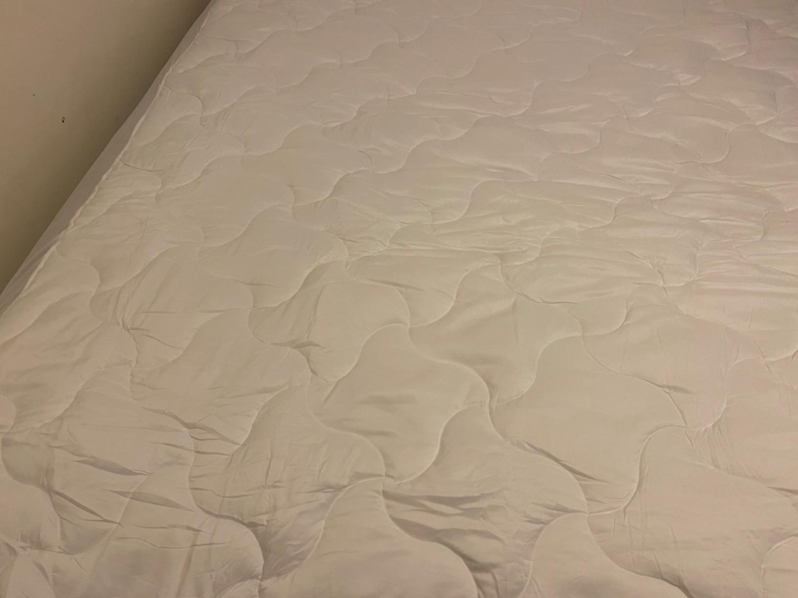 SLEEP ZONE Cooling Mattress Topper Queen Mattress Pad, Quilted Fitted Mattress Cover, Machine Washable, Soft Fluffy Down Alternative, Deep Pocket 8~21 inch (White, Queen) customer photo 1