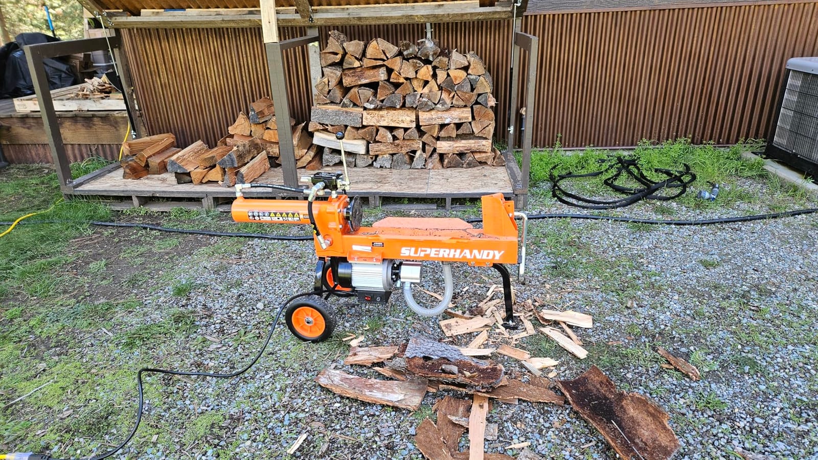 SuperHandy Hydraulic Log Splitter, 14 Ton, Portable Firewood Splitter | for firewood, cabins and seasonal wood prep; auto-return ram helps keep splitting cycles moving customer photo 2
