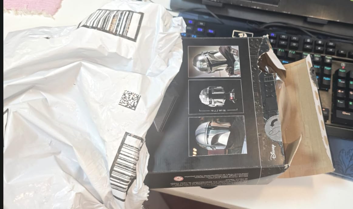 Star Wars The Mandalorian Helmet 75328 Buildable Model Kit, Display Collectible Decoration Set for Adults, Men, Women, Mom, Dad, Collectible Gift Idea customer photo 2