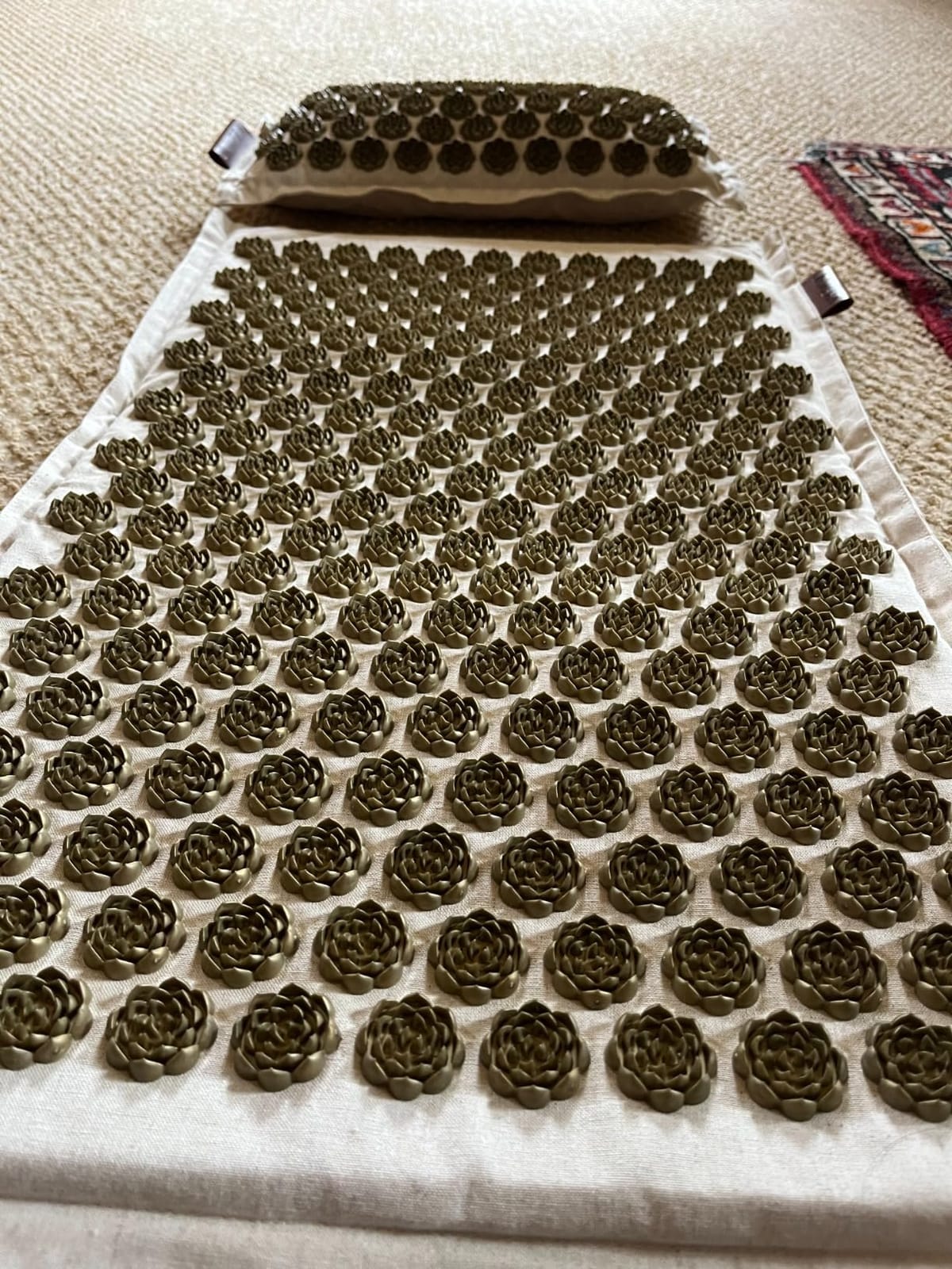 Acupressure Mat and Pillow Set, Natural Linen & Coconut Fiber Filling | Back/Neck Pain Relief, Sciatic, Headache and Muscle Relaxation, Comes with Carrying Bag customer photo 1
