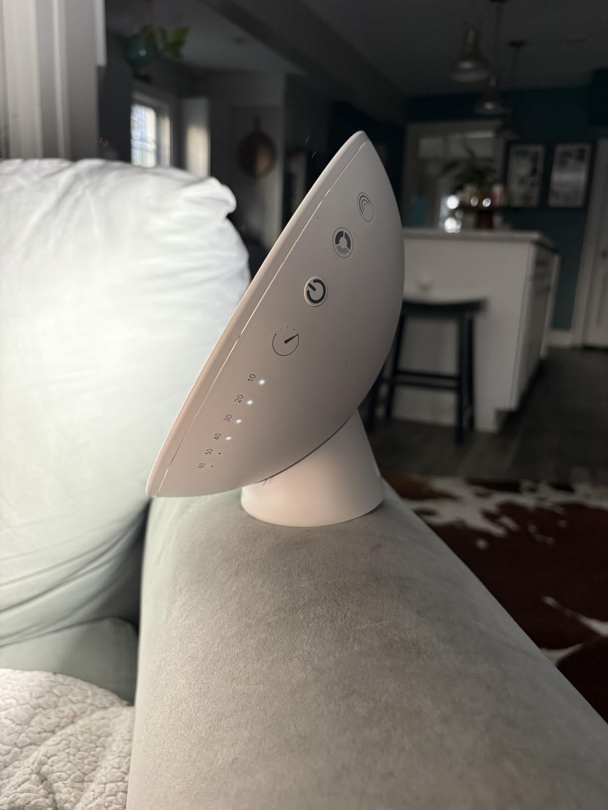 Verilux HappyLight Halo - Cordless LED Light Therapy Lamp with 360 Degree Magnetic Base & Rechargeable Battery for Portable, UV-Free, Full Spectrum 10,000 LUX Light customer photo 1