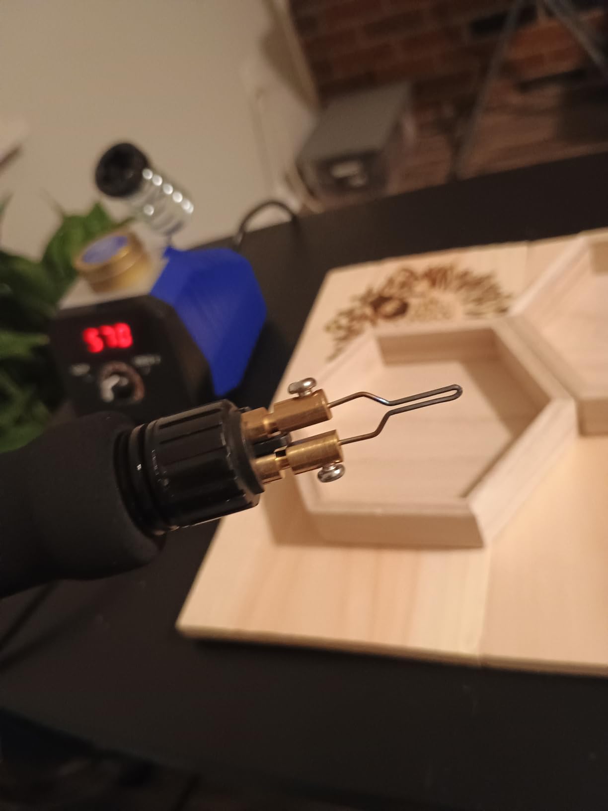 WEP 939D-V Wood Burning Kit 250-750℃/482-1382℉Adjustable Wood Burning Tool with Detachable Pen, 20 Wood burner Tips, WoodBurning Pen Holder Suitable for Pyrography, Leather Burning Kit customer photo 1