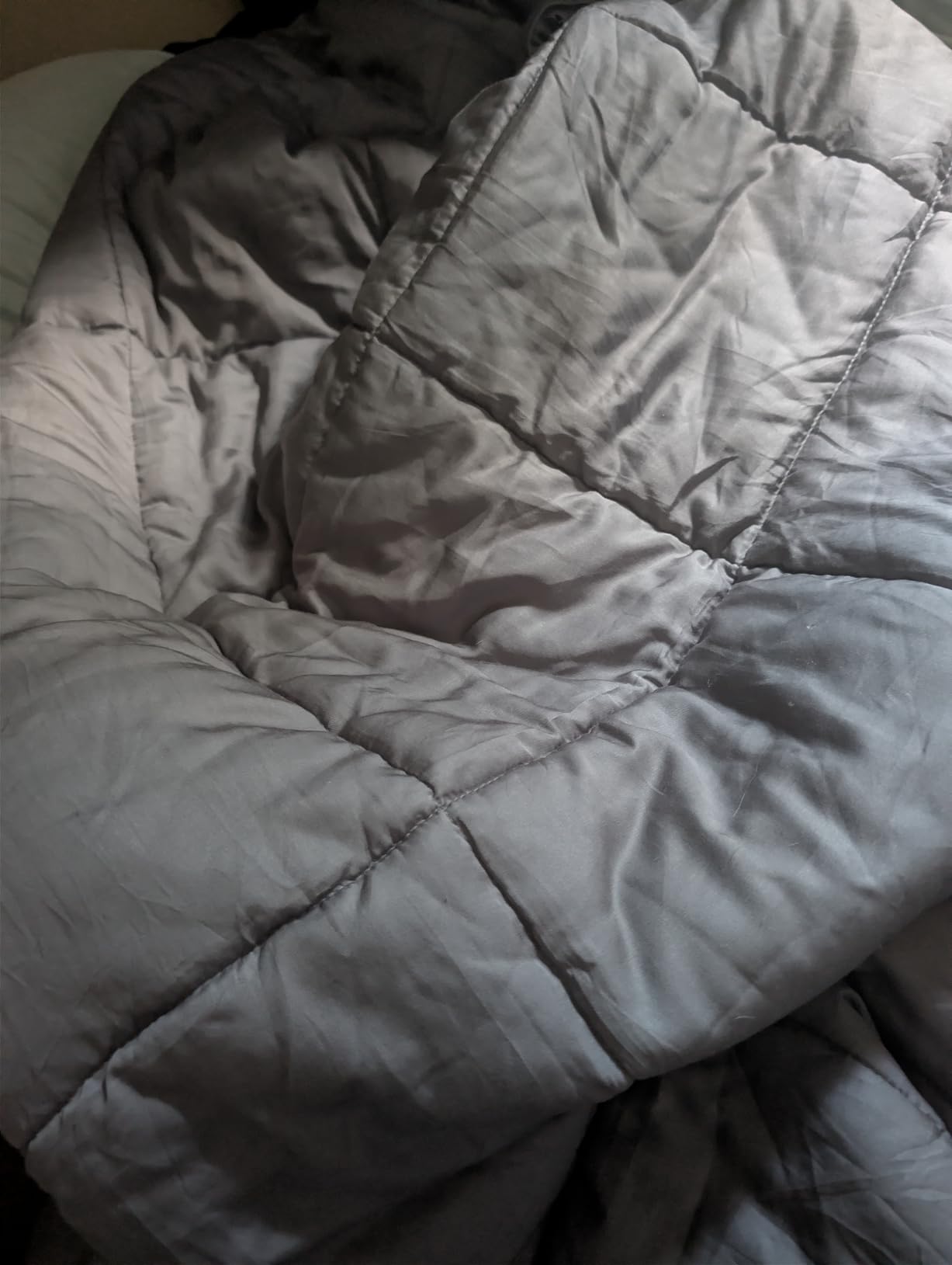 100% Viscose from Bamboo Cooling Comforter Queen Size for Hot Sleepers, Breathable Summer Duvet Insert, Hypoallergenic Cloud Soft Silky Marshmallow Puff Feel, All Season (88x88 Inches, Grey) customer photo 1