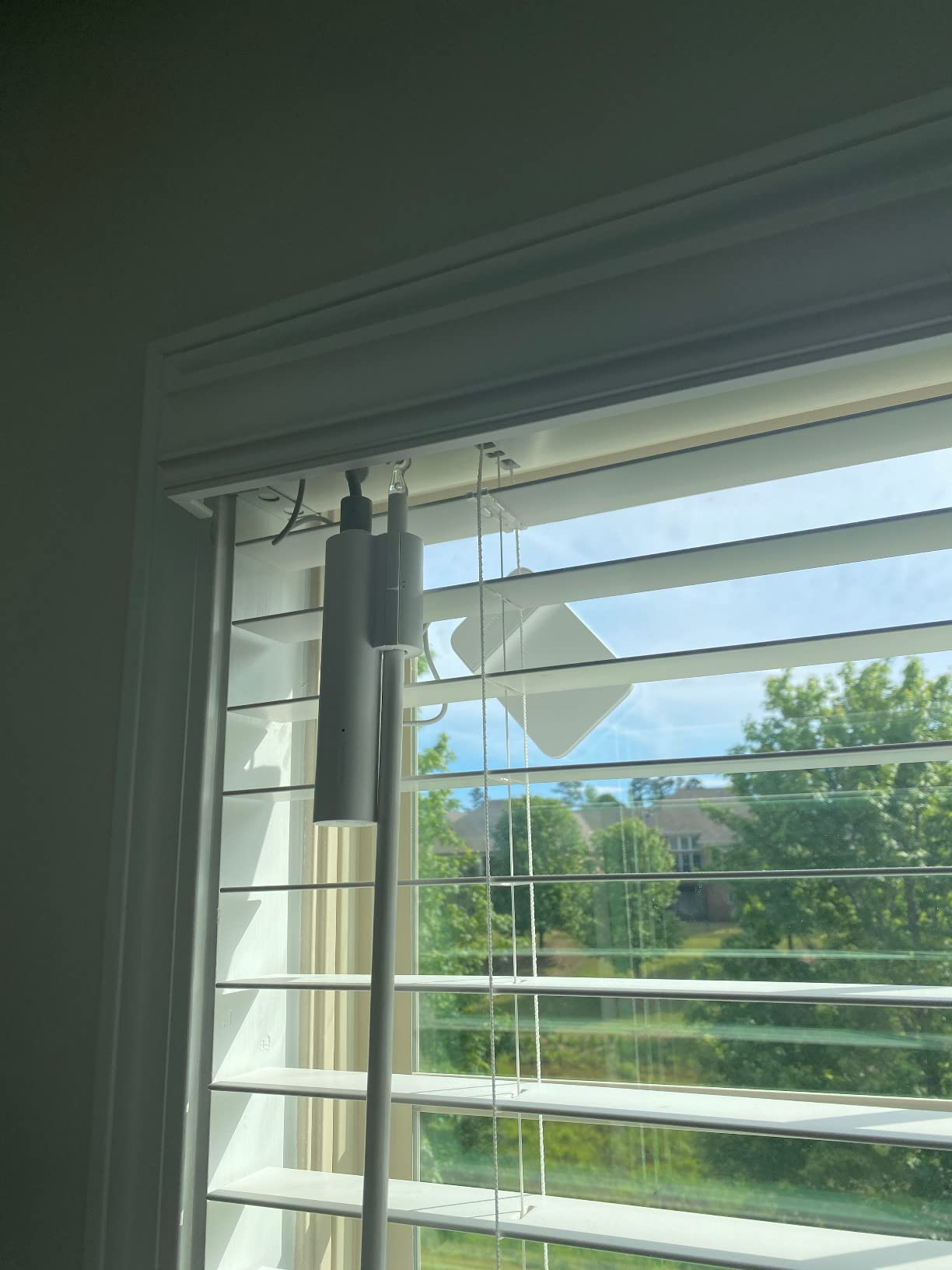 SwitchBot Blind Tilt Motorized Blinds - Smart Electric Blinds, Automatic Blind Opener and Closer, Solar Powered, Light Sensing Control customer photo 1