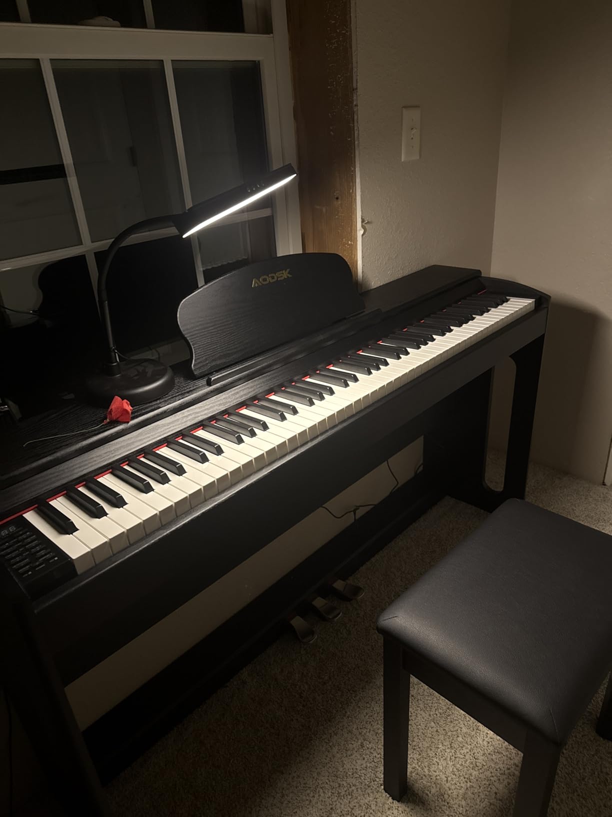 AODSK Weighted keyboard 88-Key Digital Piano with Speakers, Stand & Pedals | Includes Beginner Course, Headphones Jack, Music Stand. Perfect for Student, Home, Daily Practice, Recital, Gift customer photo 2