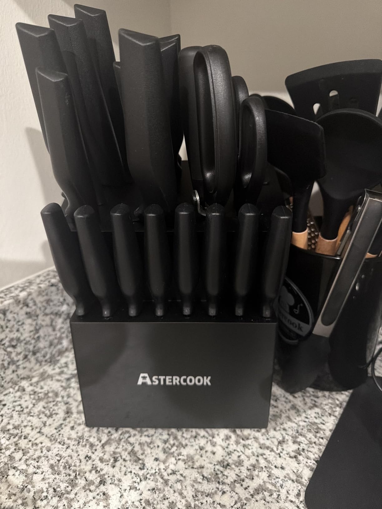 Knife Set, Astercook 21 Pieces Knife Sets for Kitchen with Block, Dishwasher Safe Kitchen Knife Set with Built-in Sharpener, German Stainless Steel Black Knife Block Set customer photo 2