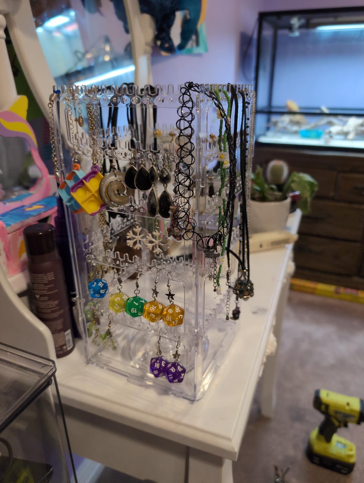 17Dec 360 Rotating Earring Holder Organizer Stand, 5 Tiers Acrylic Jewelry Organizers and Storage, Stud Earring Organizers and Storage, 212 Holes and 212 Grooves for Earrings Necklaces chain bracelet customer photo 2
