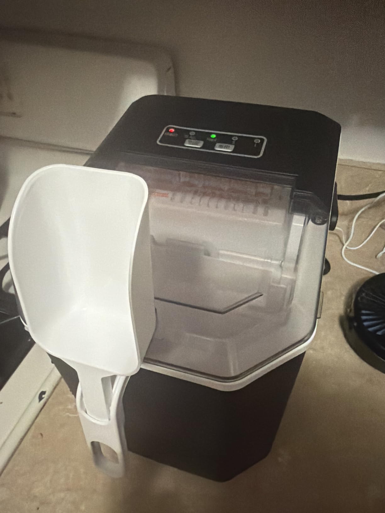 Silonn Ice Maker Countertop, Portable Ice Machine with Carry Handle, Self-Cleaning Ice Makers with Basket and Scoop, 9 Cubes in 6 Mins, 26 lbs per Day, Ideal for Home, Kitchen, Camping, RV customer photo 2