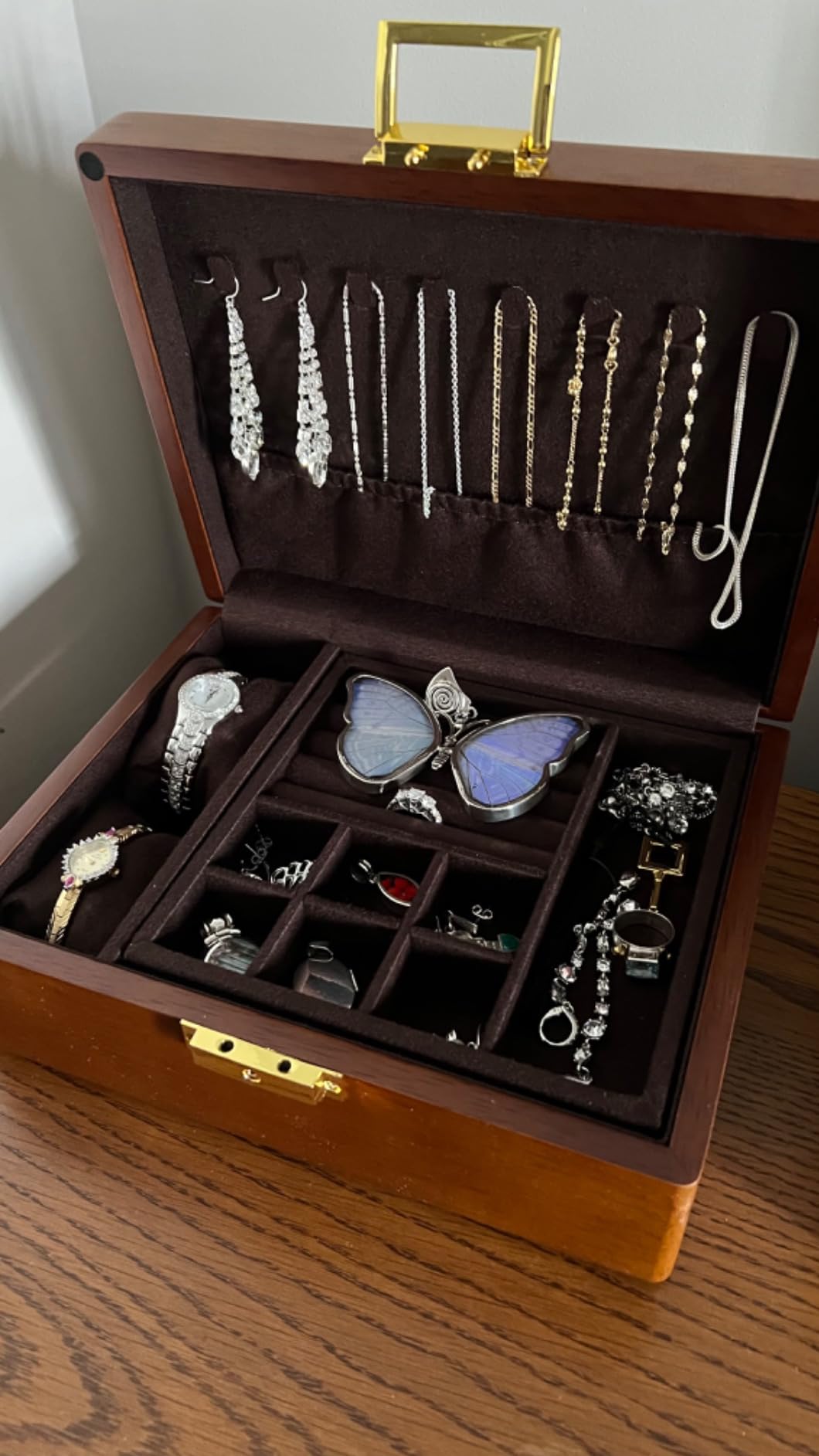 Bescott 2 Layer Solid Wooden Jewelry Box with Lock and Key for Women Men Vintage Velvet Wood Jewelry Organizer Storage for Earrings Rings Necklaces Bracelet Watch Mother's Day Gift customer photo 2