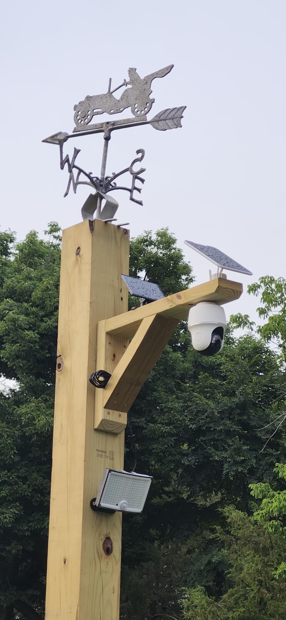 REOLINK Argus PT Ultra First 4K Solar Security Cameras Wireless Outdoor | 360° Pan Tilt Auto-Tracking, 8MP Color Night Vision, 2.4/5 GHz Wi-Fi 6, No Subscriptions, Home Hub Compatible customer photo 1