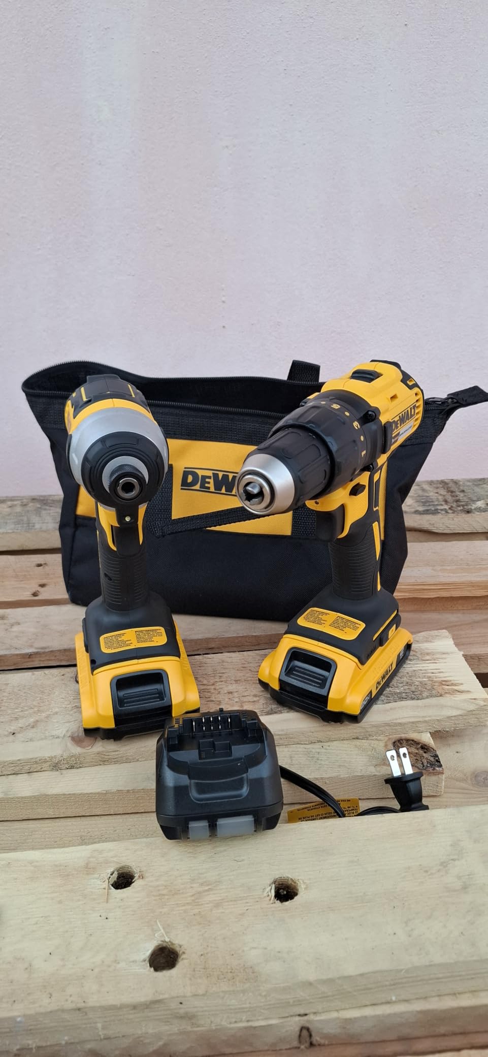 DEWALT 20V MAX Cordless Drill and Impact Driver, Power Drill Brushless 2-Tool Power Tool Combo Kit, Includes 2 Batteries, Charger and Bag (DCK277D2) customer photo 2