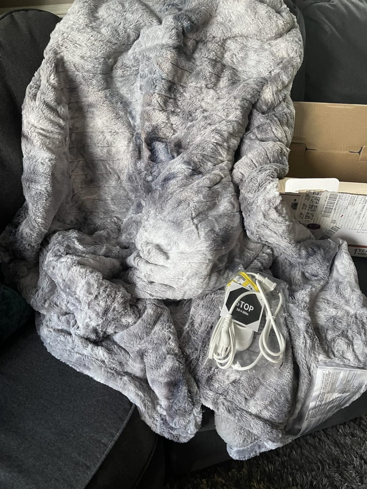 Homemate Heated Blanket Electric Heating Throw 50x60 Plush Faux Fur Sherpa | ETL Certified 2/4/6/8H Auto-Off 10 Heat Levels Overheat Protection Machine Washable,For Cold AC Office Room Cold Sleeper Gift customer photo 1
