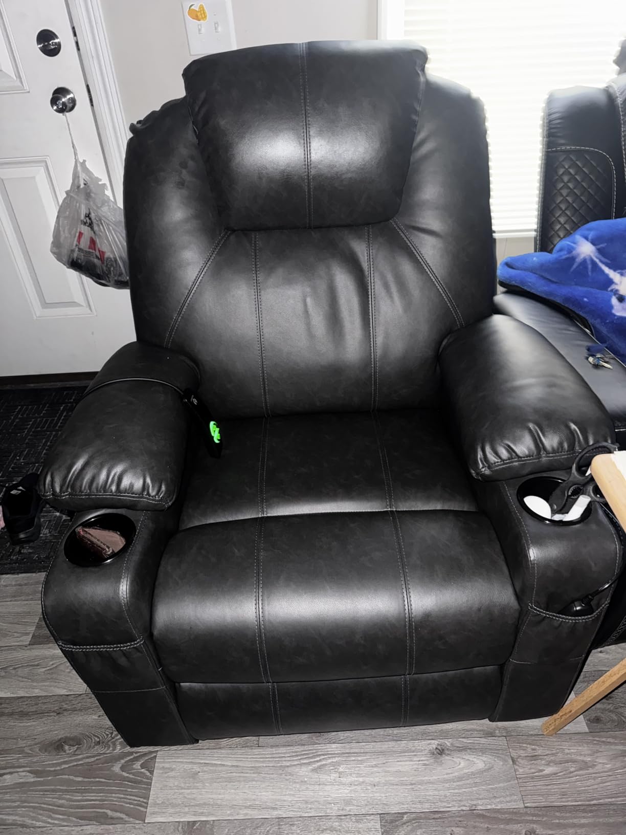 MCombo Power Lift Recliner Chair for Elderly, Lift Chair with Heat and Massage, FSC Certified, USB Ports, Cup Holders, Faux Leather 7040 (Black, Medium) customer photo 2