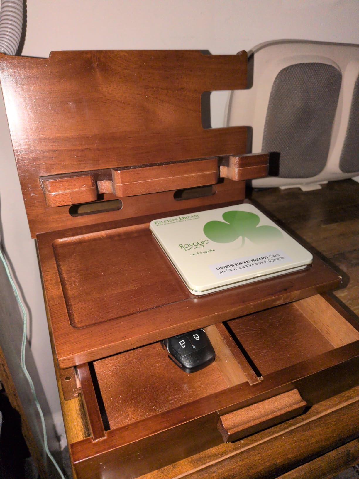 VEIYAILU Nightstand Organizer Wood Phone Docking Station (Walnut) customer photo 1