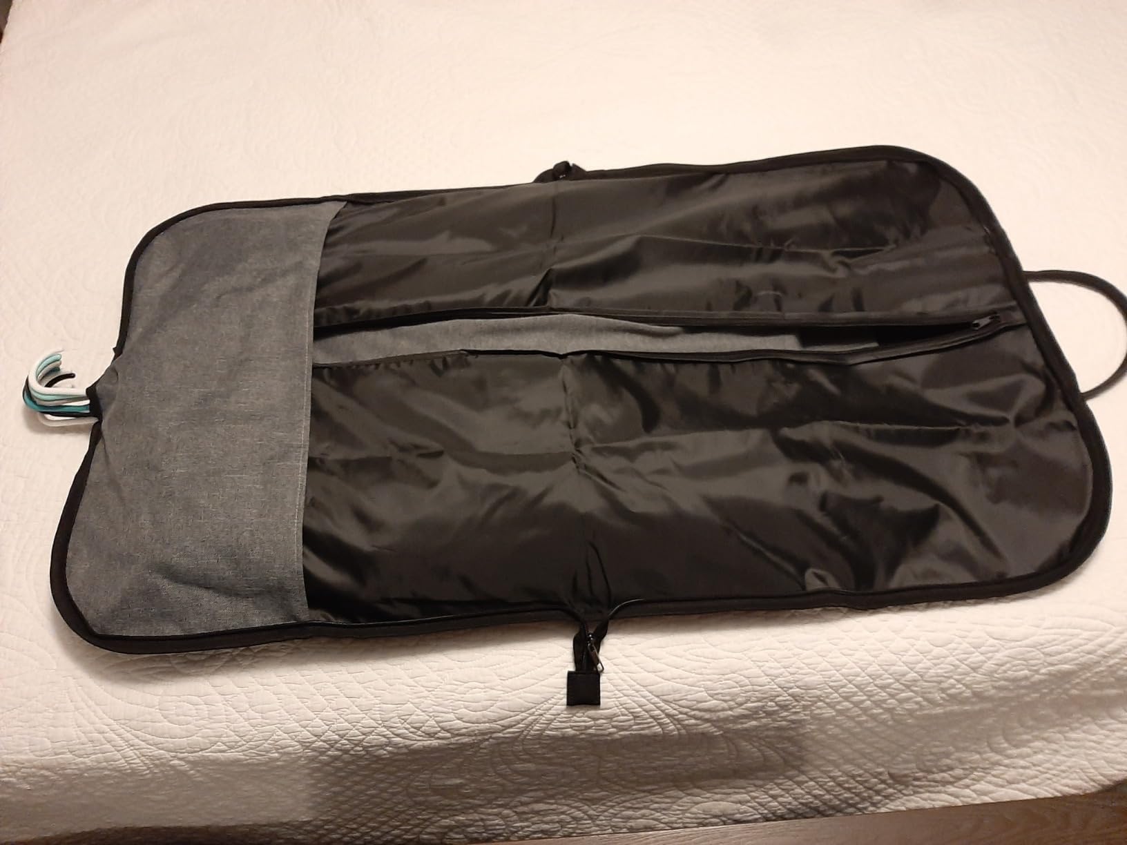 BALEINE Travel Garment Bag, Travel Suit Bag for Men, Water Resistant Carry on Garment Bag for Hanging Clothes, Garment Duffel Bag for Travel Business (Black, 42